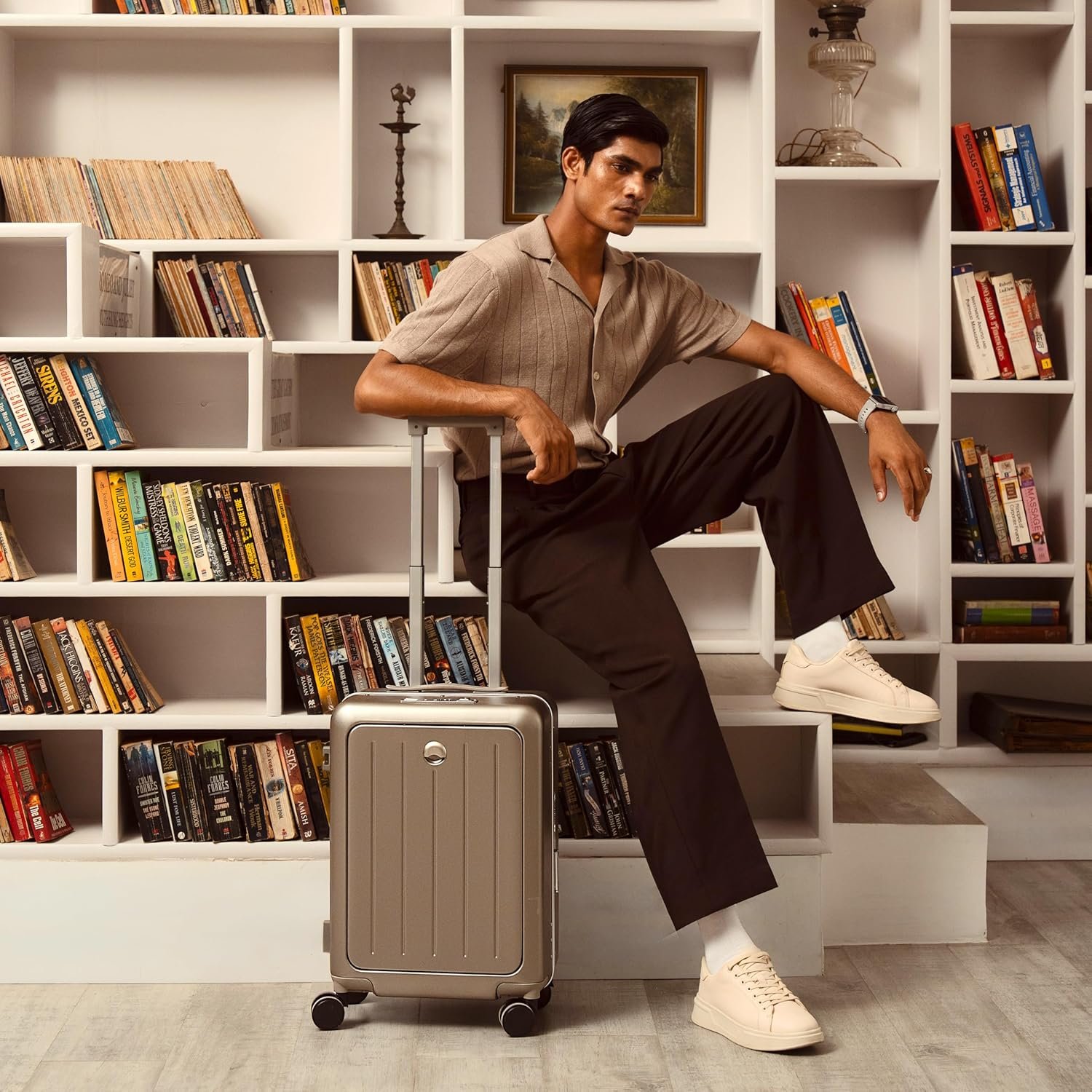 Swiss Military Black Gold Collection Bristol Luggage, Anti-Theft Zipperless Trolley, TSA Lock, 360° Wheels, USB & Type-C Port, 14" in Laptop Compartment, 44L, Makrolon PC, (Free Cover) Gold, 55cm - Image 2