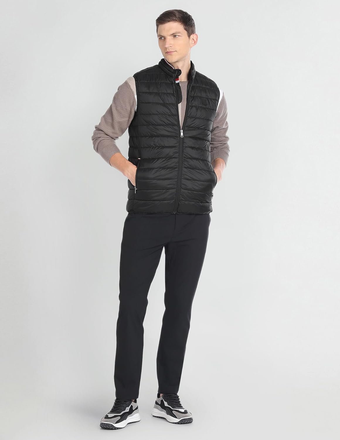 Arrow Men's Standard Length High Neck Sleeveless Puffer Jacket - Image 4