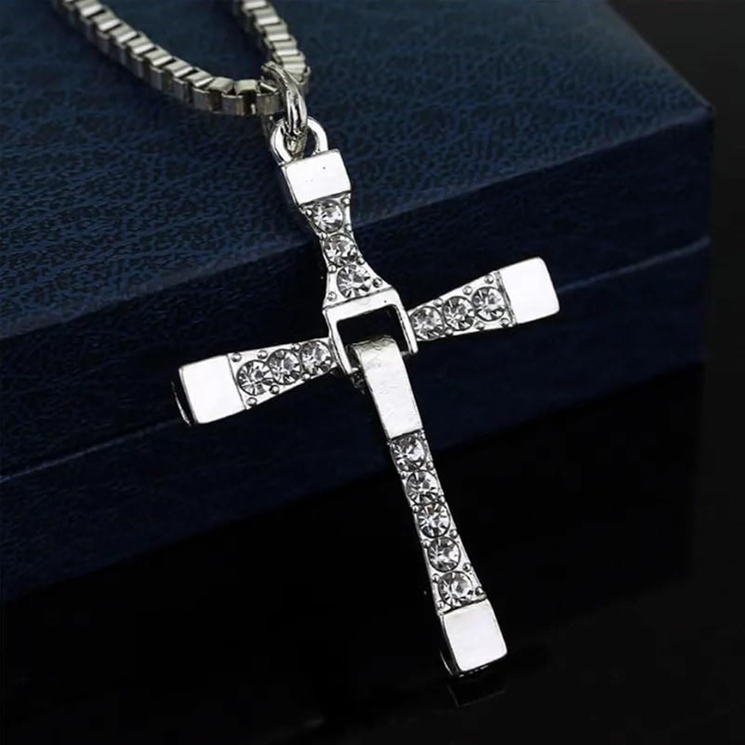 Silver Cross Chain For Men, Three-Ring Geometric Fashion Necklace For Men And Women, Silver Chain For Man, Simple And Personalized, Versatile Pendant Sweater Necklace, Featured Daily Accessories Gift - Image 6