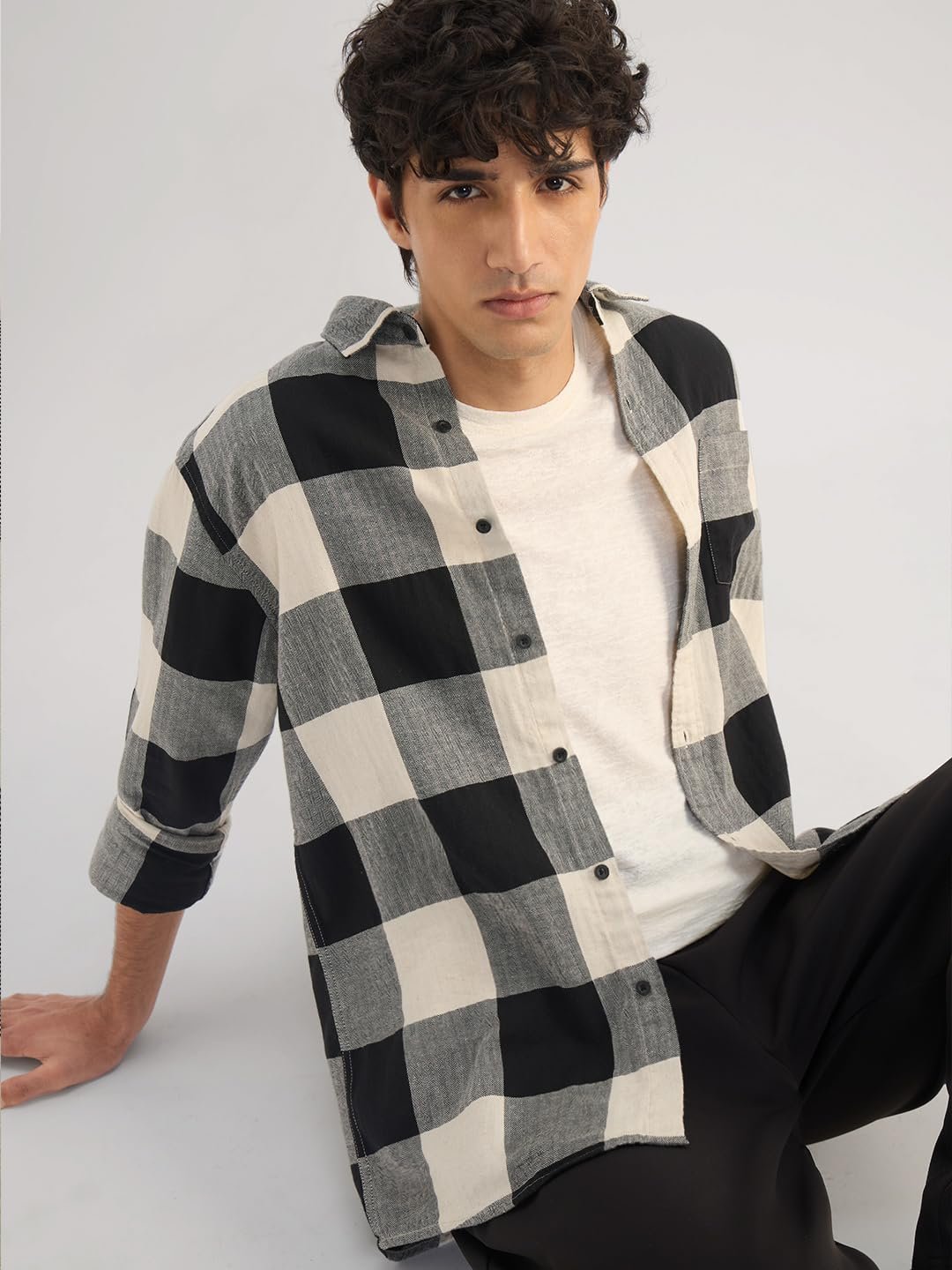 The Souled Store: Echo Men and Boys Long Sleeve Spread Collar Black and White Checkered Regular Fit Cotton Linen Shirt - Image 3