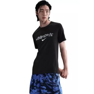 Nike Men’s Regular Fit T-Shirt