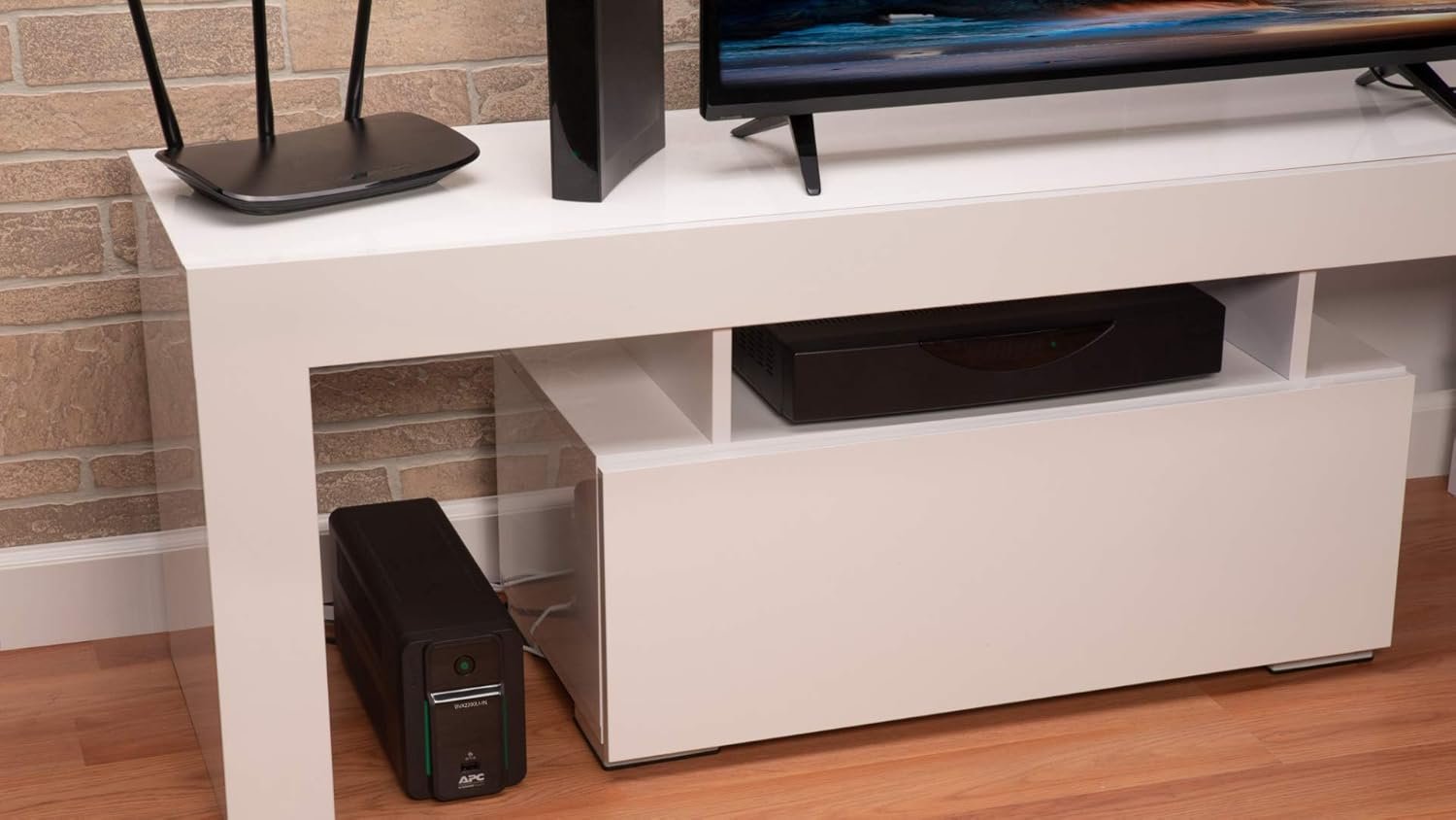 APC 2200VA Line Interactive UPS - Image 3